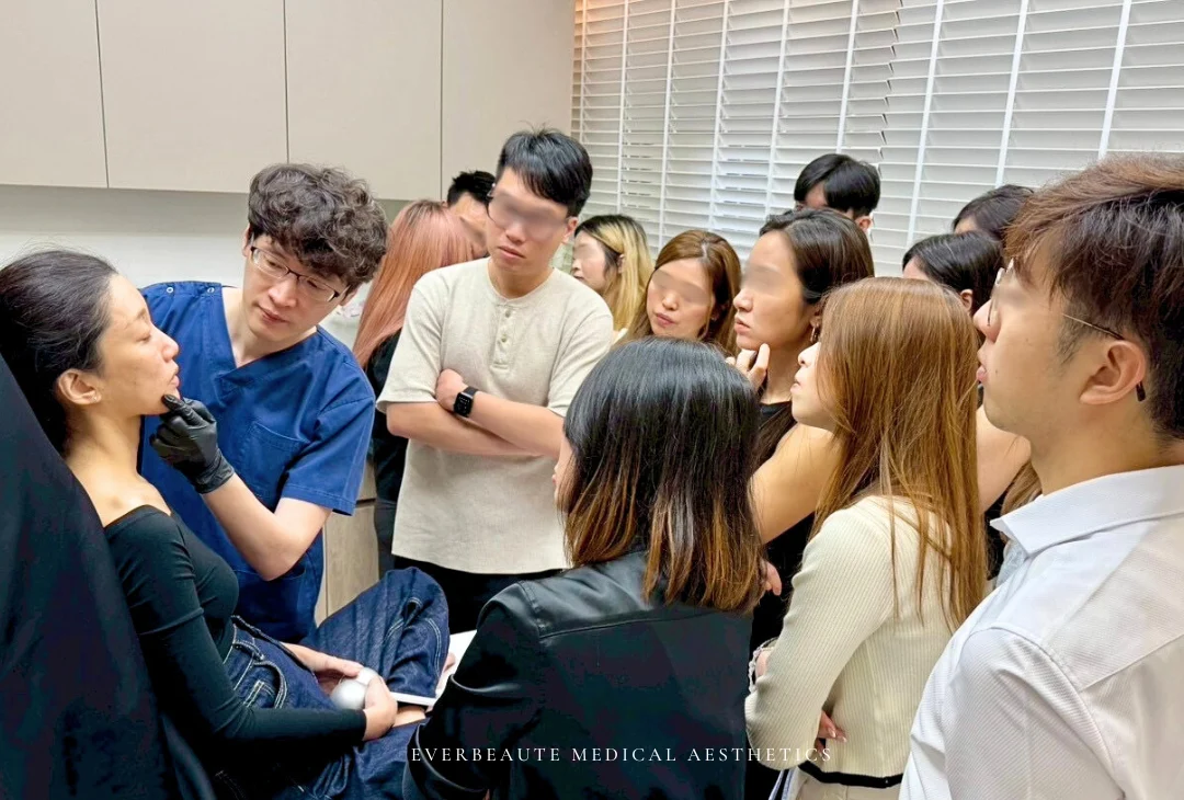 微整型國際級教官曾繁聞院長 為來台受訓的香港整形美容醫師演示進階注射技術 1