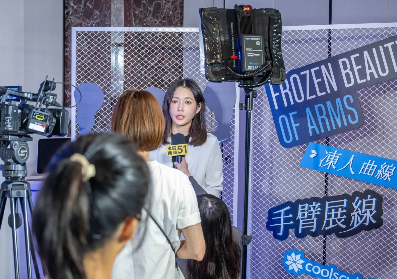 台北大安凝境美學于曉恩醫師除了手術抽脂以外，非侵入式冷凍溶脂也有十多年豐富的治療經驗，接受媒體訪問說明新一代美國酷塑冷凍減脂CoolSculpting Elite升級後更快速的瘦身效果，通過衛福部瘦手臂適應症，安全有效、低恢復期的改善粗壯手臂，掰掰袖